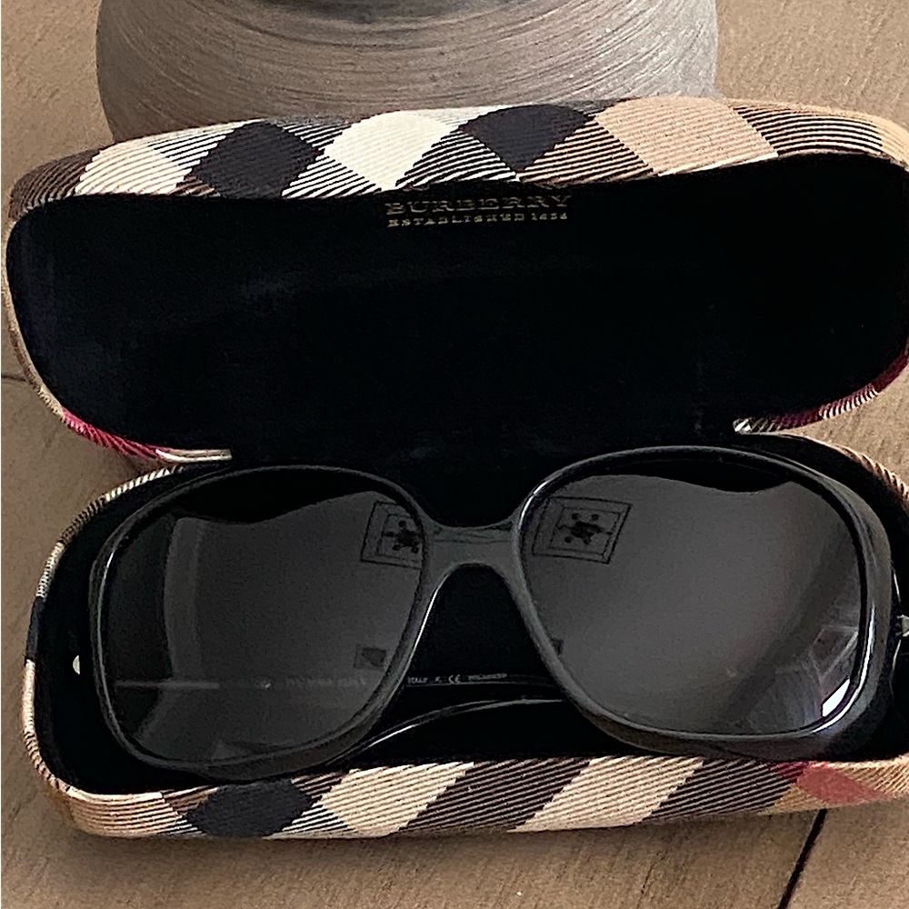 **SOLD** Burberry sunglasses with case